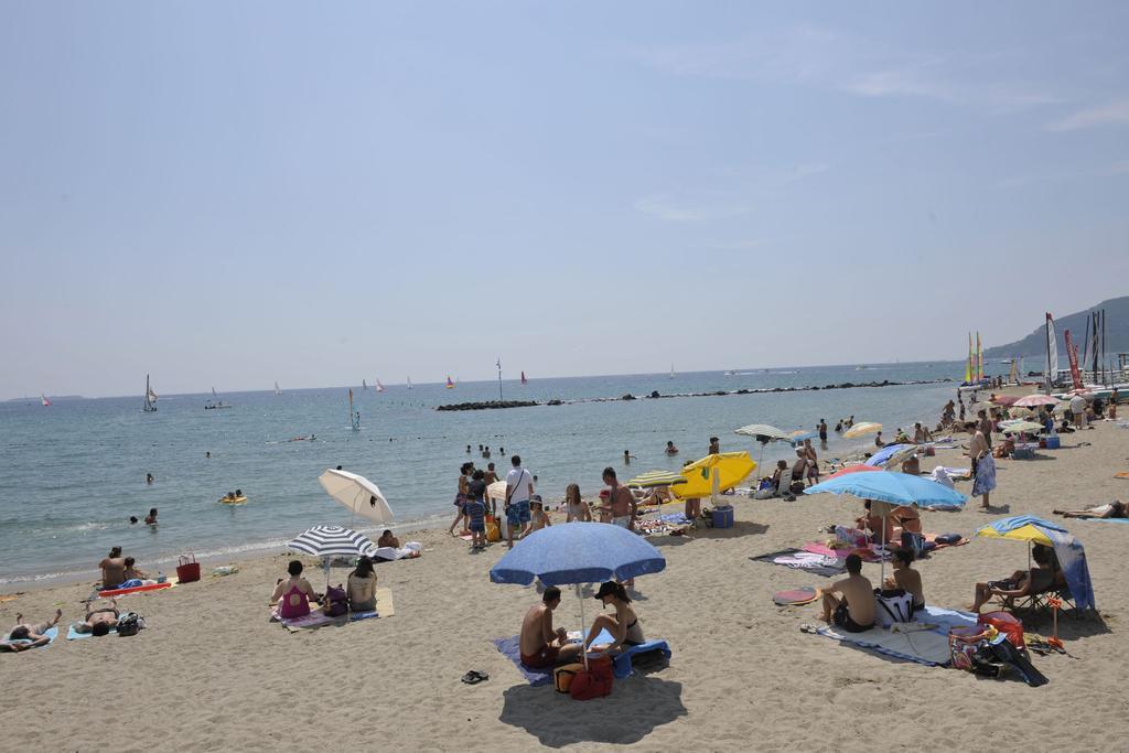 Camping Rcn Domaine De La Noguiere 르무이 외부 사진